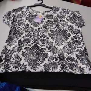 Plus size adorable black and white summer top 2x